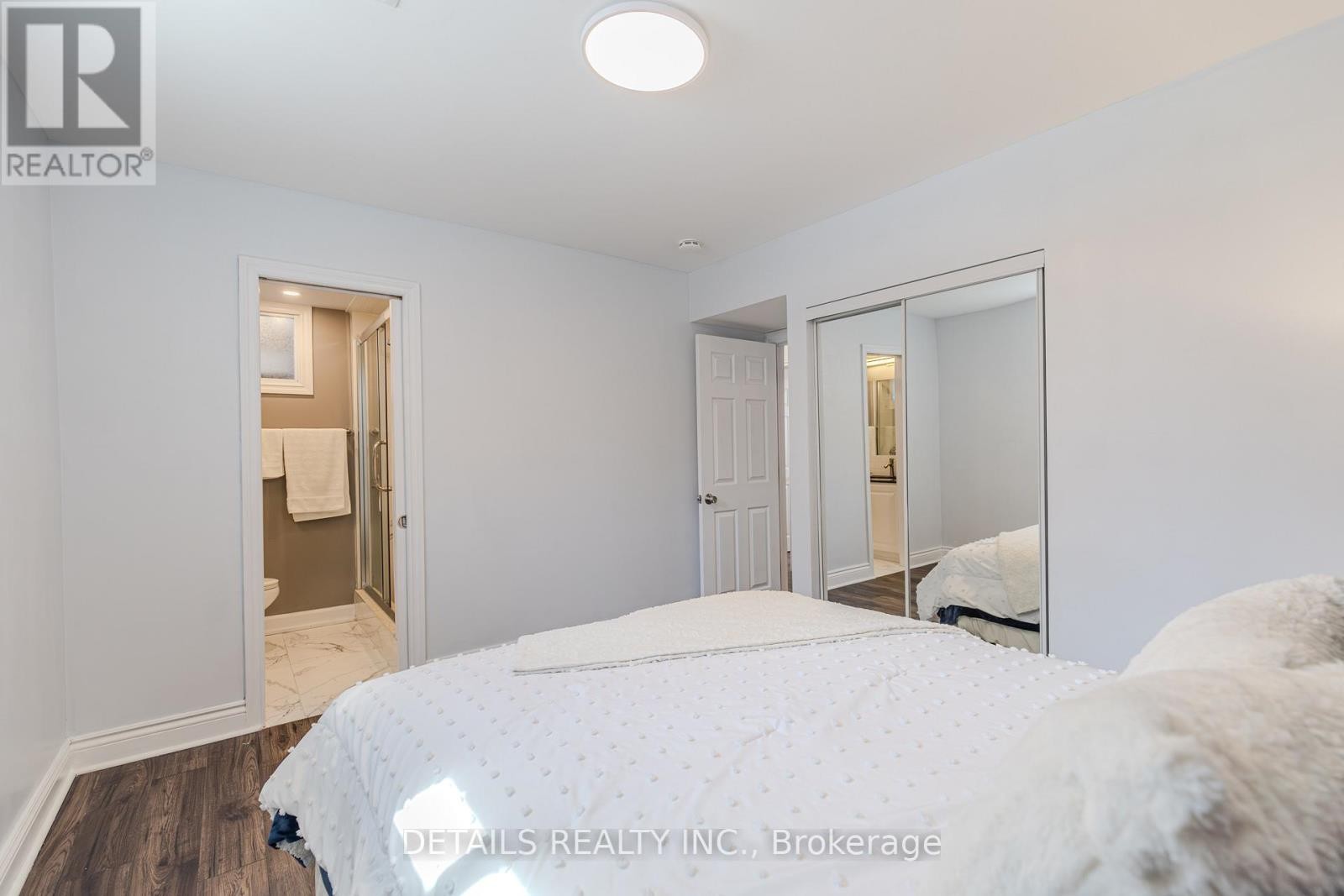 












7 KERRY CRESCENT

,
Ottawa,




Ontario
K2E5V7

