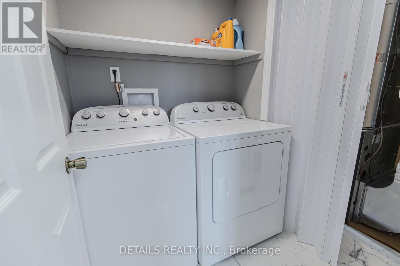 












7 KERRY CRESCENT

,
Ottawa,




Ontario
K2E5V7

