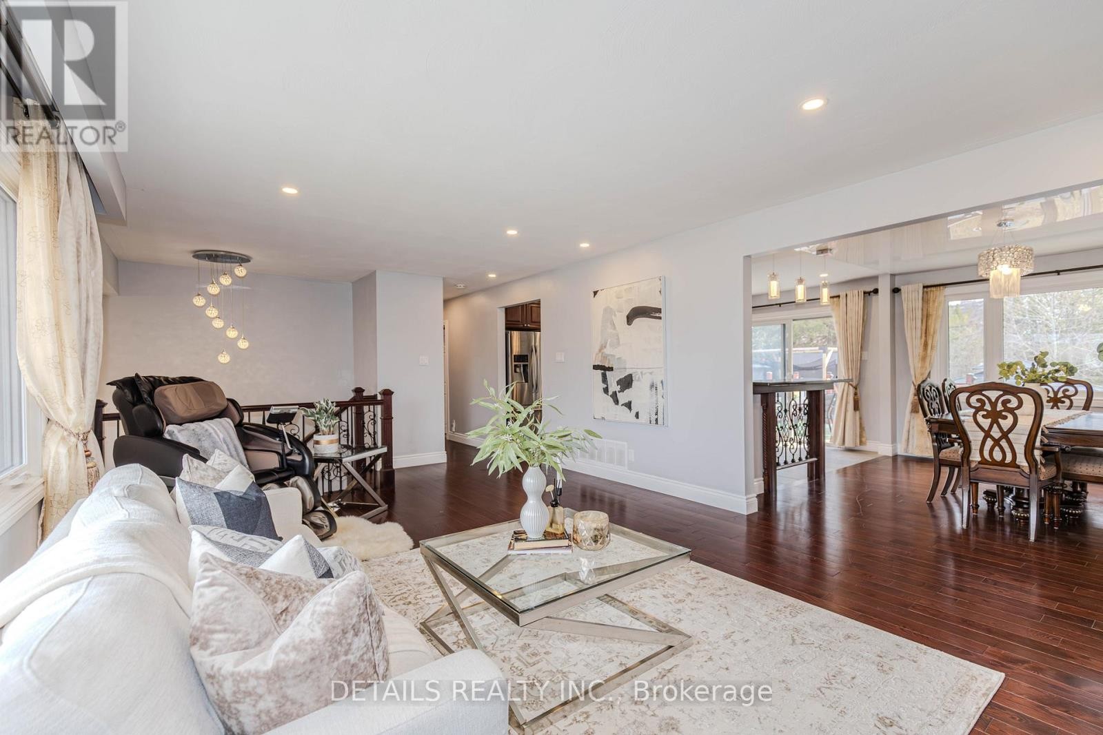












7 KERRY CRESCENT

,
Ottawa,




Ontario
K2E5V7

