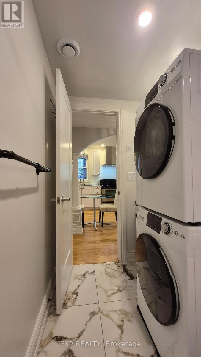 












204 - 157 JAMES STREET

,
Ottawa,




Ontario
K1R5M4

