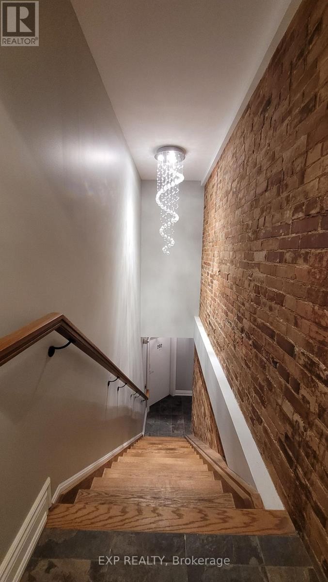 












204 - 157 JAMES STREET

,
Ottawa,




Ontario
K1R5M4

