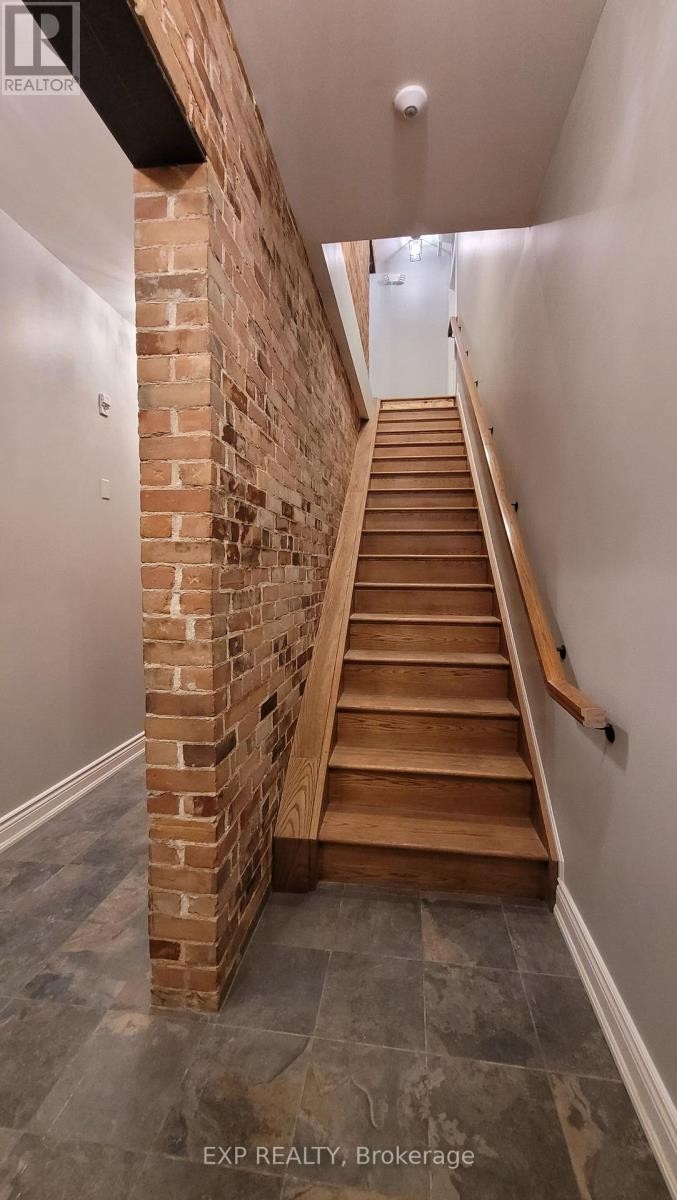 












204 - 157 JAMES STREET

,
Ottawa,




Ontario
K1R5M4

