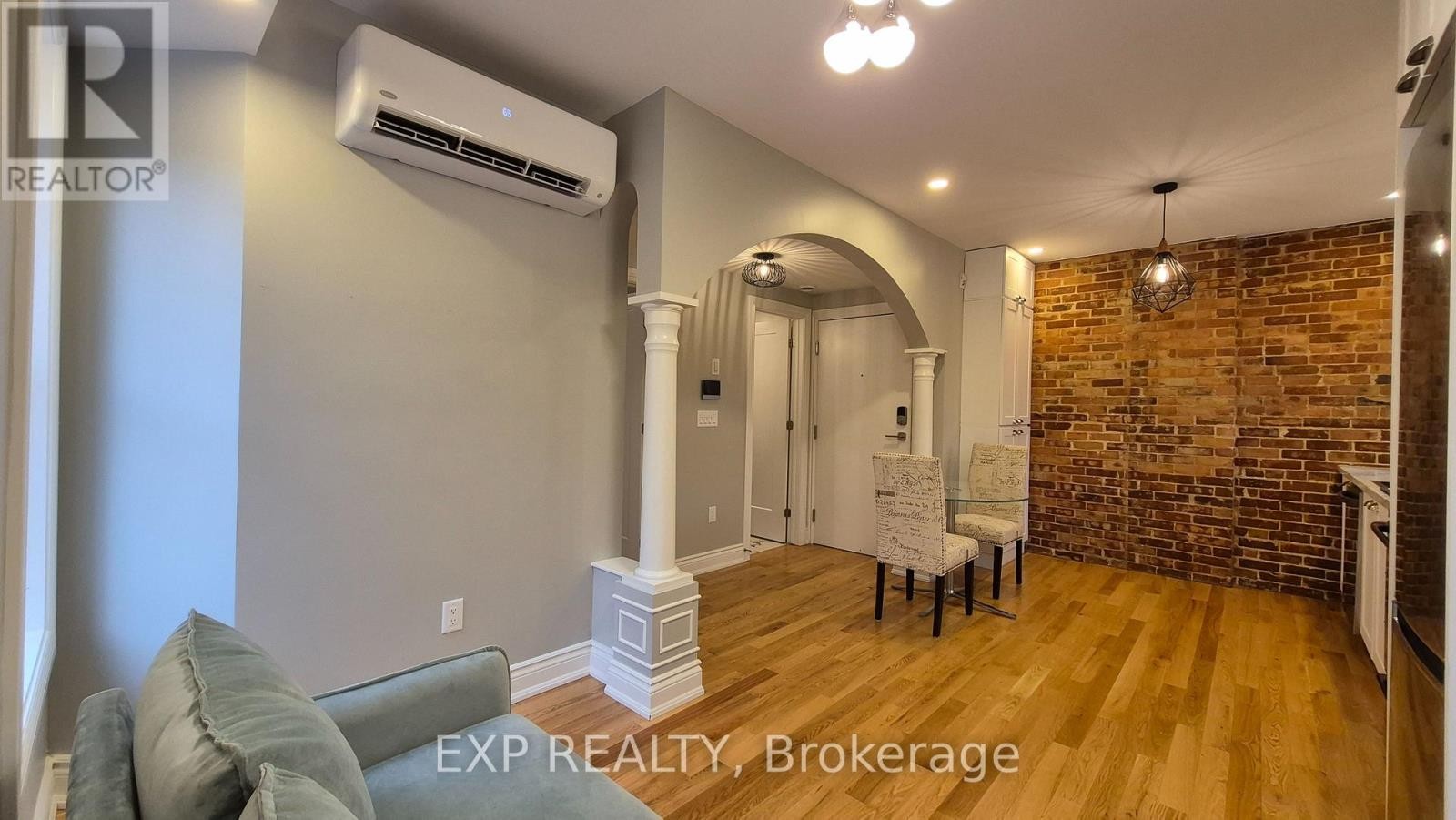 












204 - 157 JAMES STREET

,
Ottawa,




Ontario
K1R5M4

