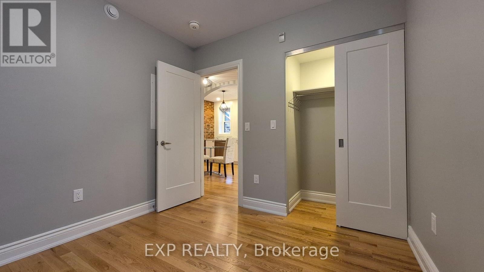 












204 - 157 JAMES STREET

,
Ottawa,




Ontario
K1R5M4

