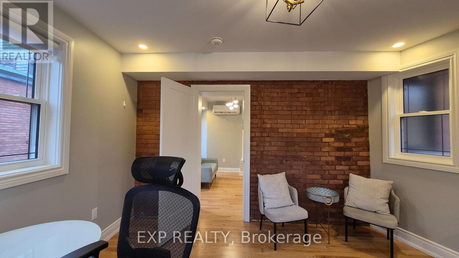 












204 - 157 JAMES STREET

,
Ottawa,




Ontario
K1R5M4

