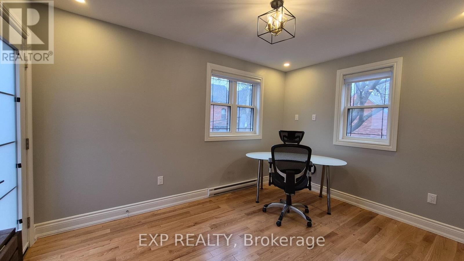 












204 - 157 JAMES STREET

,
Ottawa,




Ontario
K1R5M4

