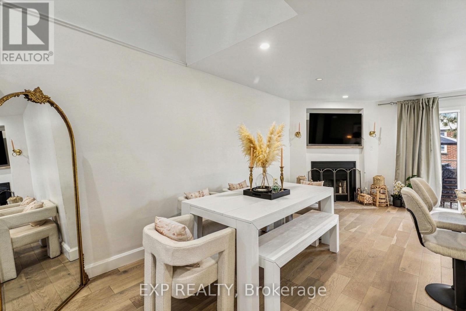 












358 VALADE CRESCENT

,
Ottawa,




Ontario
K4A2V7


