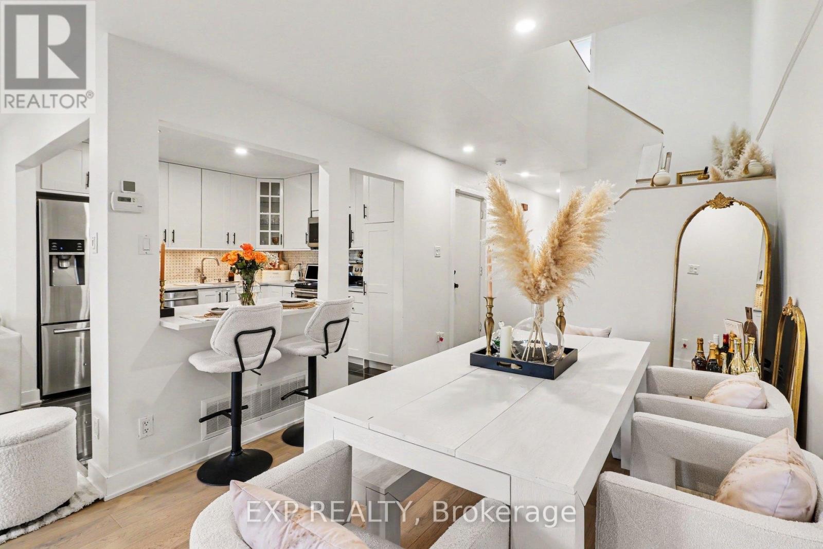 












358 VALADE CRESCENT

,
Ottawa,




Ontario
K4A2V7

