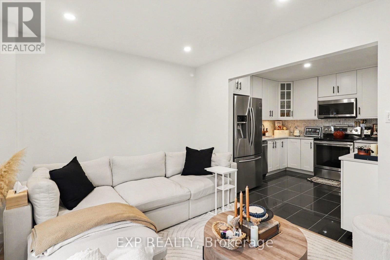 












358 VALADE CRESCENT

,
Ottawa,




Ontario
K4A2V7

