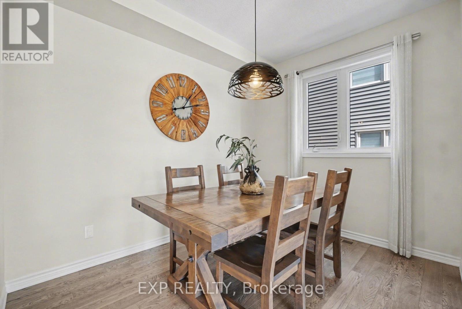 












520 RYE GRASS WAY

,
Ottawa,




Ontario
K2J7A1

