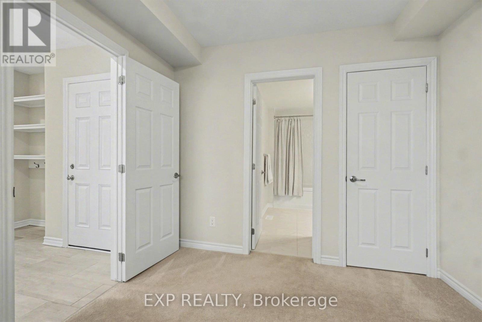 












520 RYE GRASS WAY

,
Ottawa,




Ontario
K2J7A1

