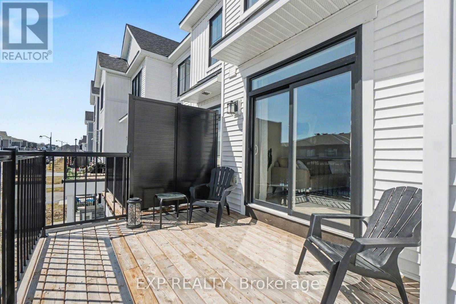 












520 RYE GRASS WAY

,
Ottawa,




Ontario
K2J7A1

