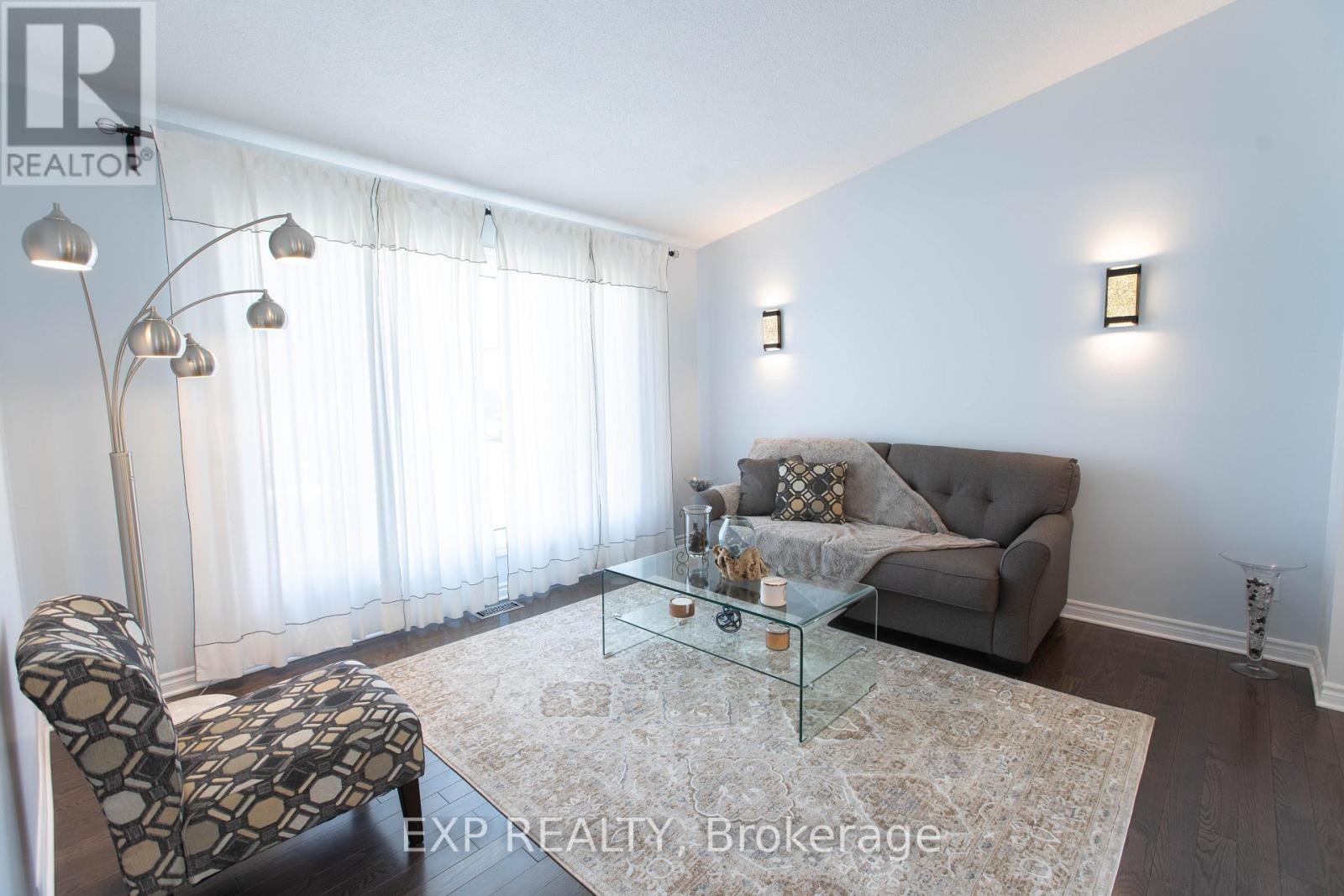 












1534 ROSEBELLA AVENUE

,
Ottawa,




Ontario
K1T1E8


