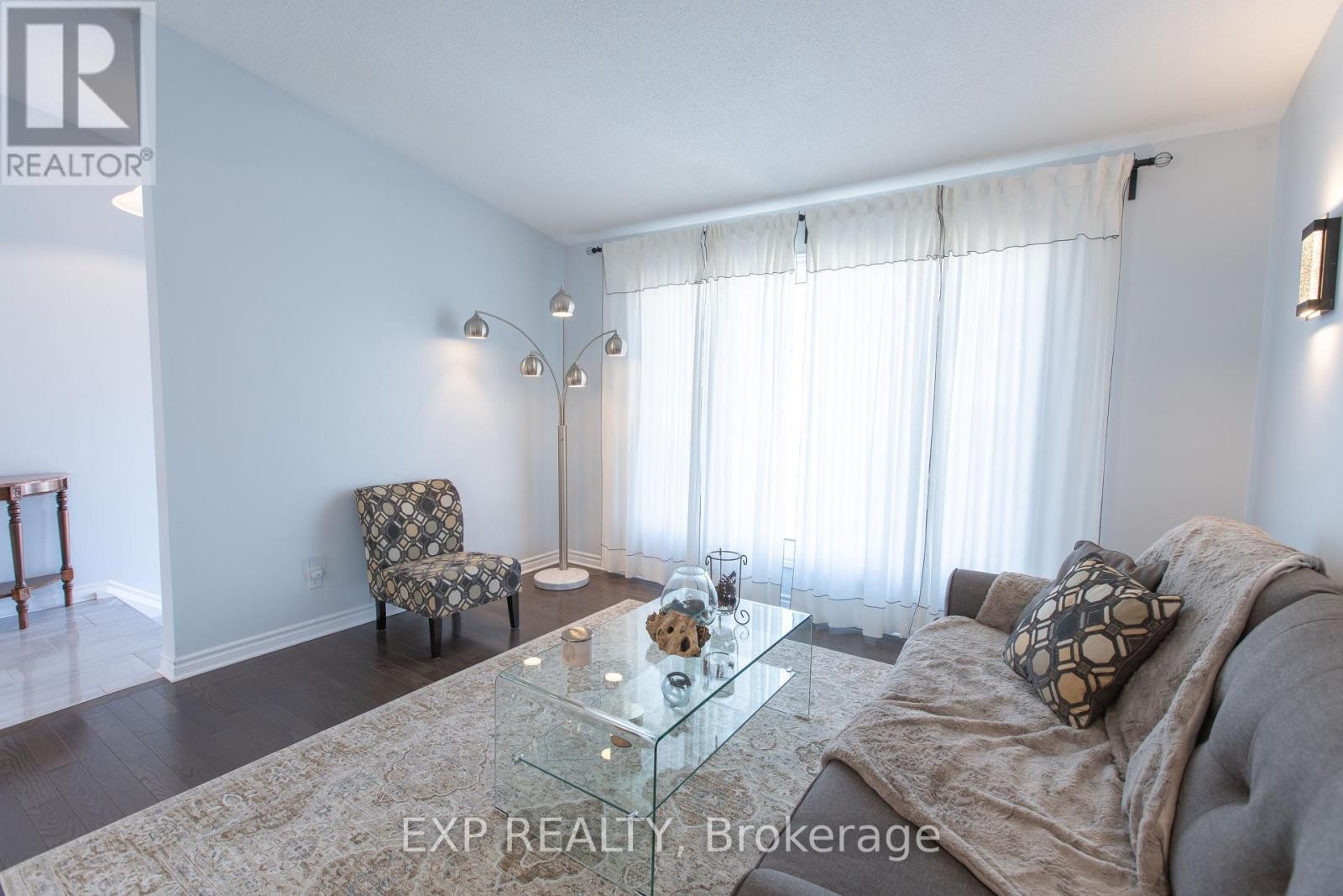 












1534 ROSEBELLA AVENUE

,
Ottawa,




Ontario
K1T1E8

