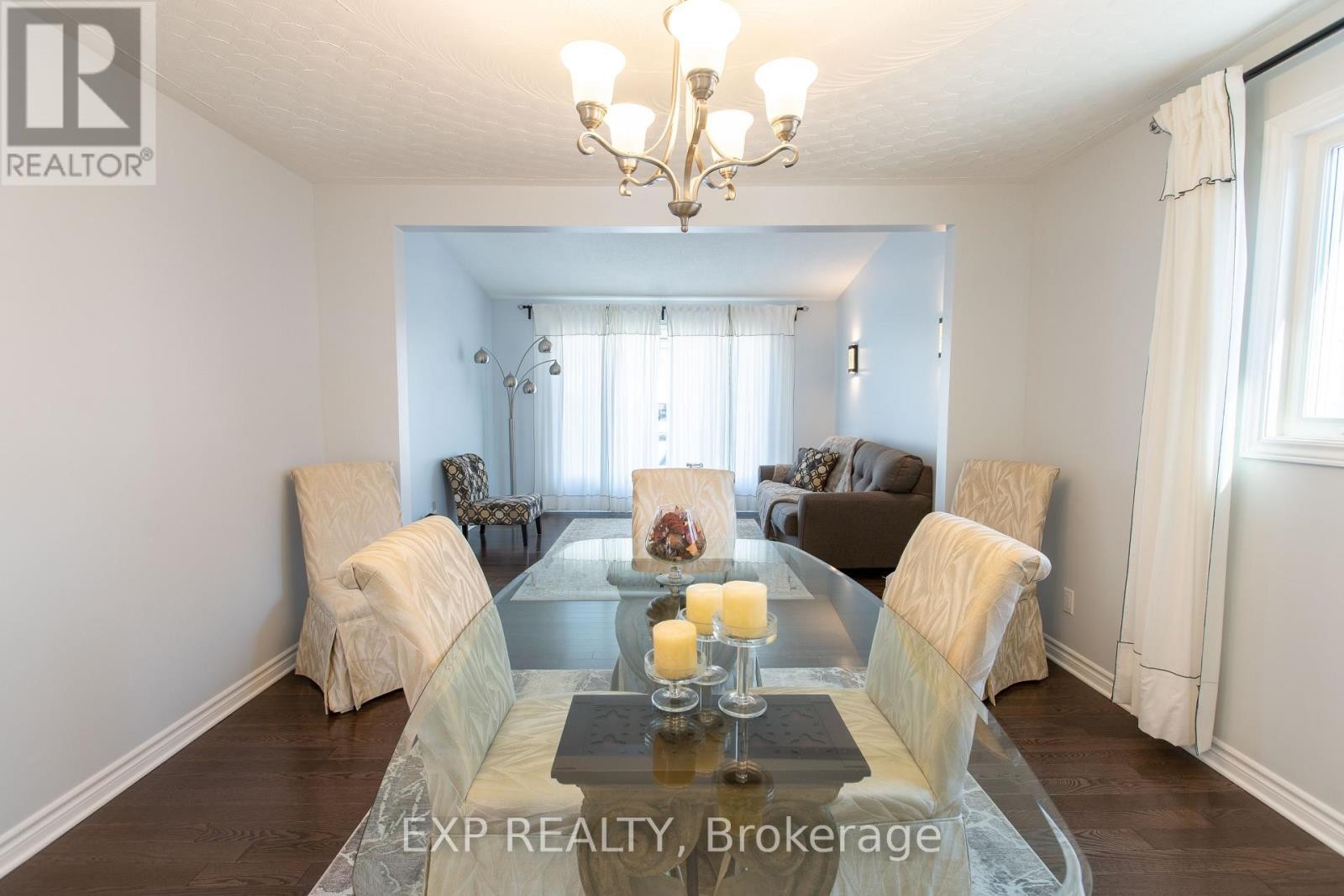 












1534 ROSEBELLA AVENUE

,
Ottawa,




Ontario
K1T1E8

