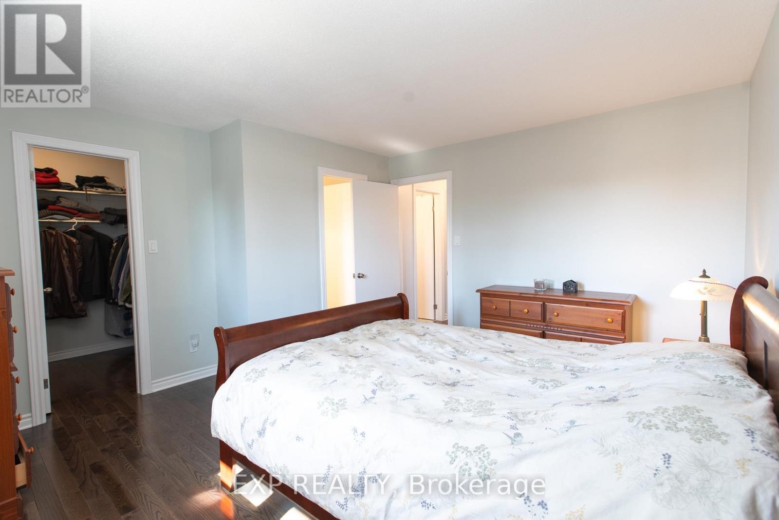 












1534 ROSEBELLA AVENUE

,
Ottawa,




Ontario
K1T1E8

