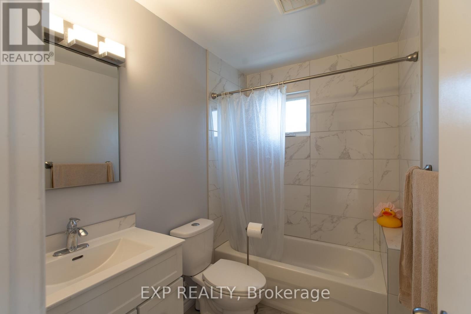 












1534 ROSEBELLA AVENUE

,
Ottawa,




Ontario
K1T1E8


