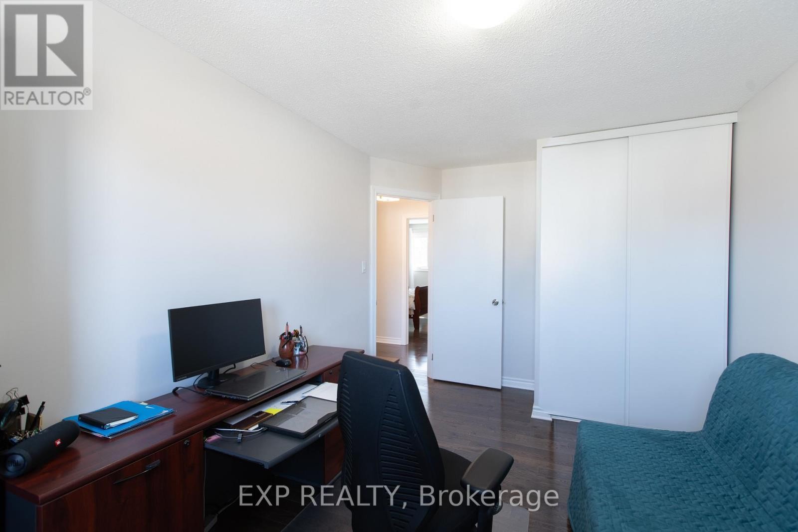 












1534 ROSEBELLA AVENUE

,
Ottawa,




Ontario
K1T1E8

