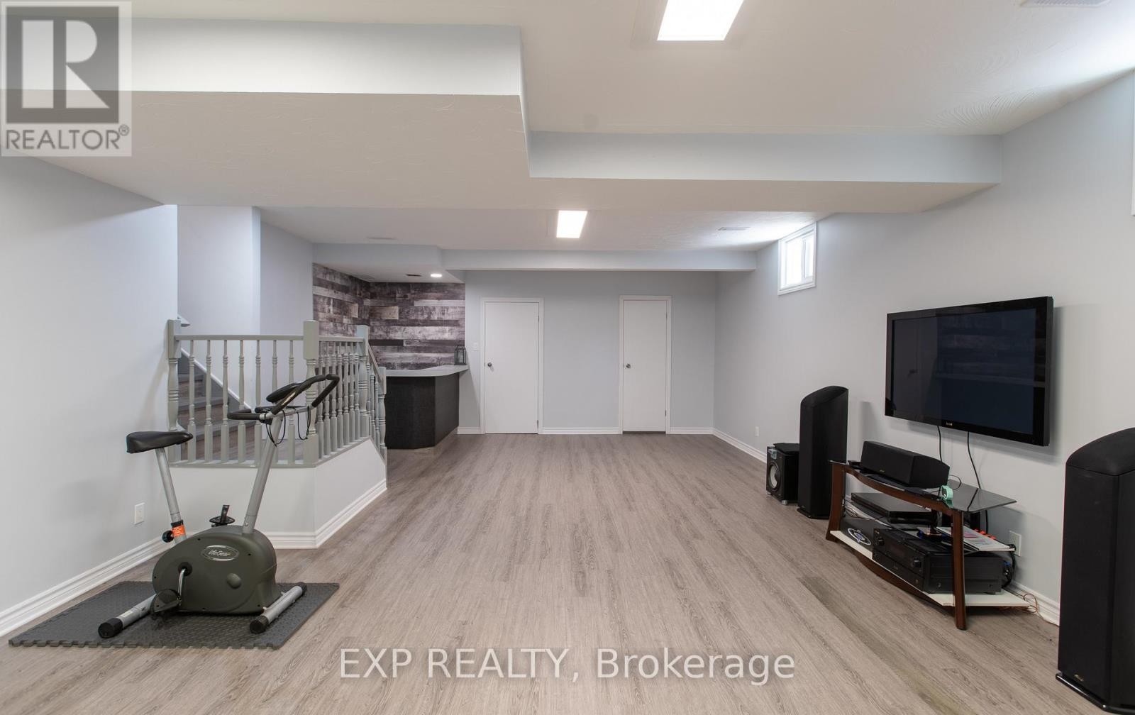 












1534 ROSEBELLA AVENUE

,
Ottawa,




Ontario
K1T1E8

