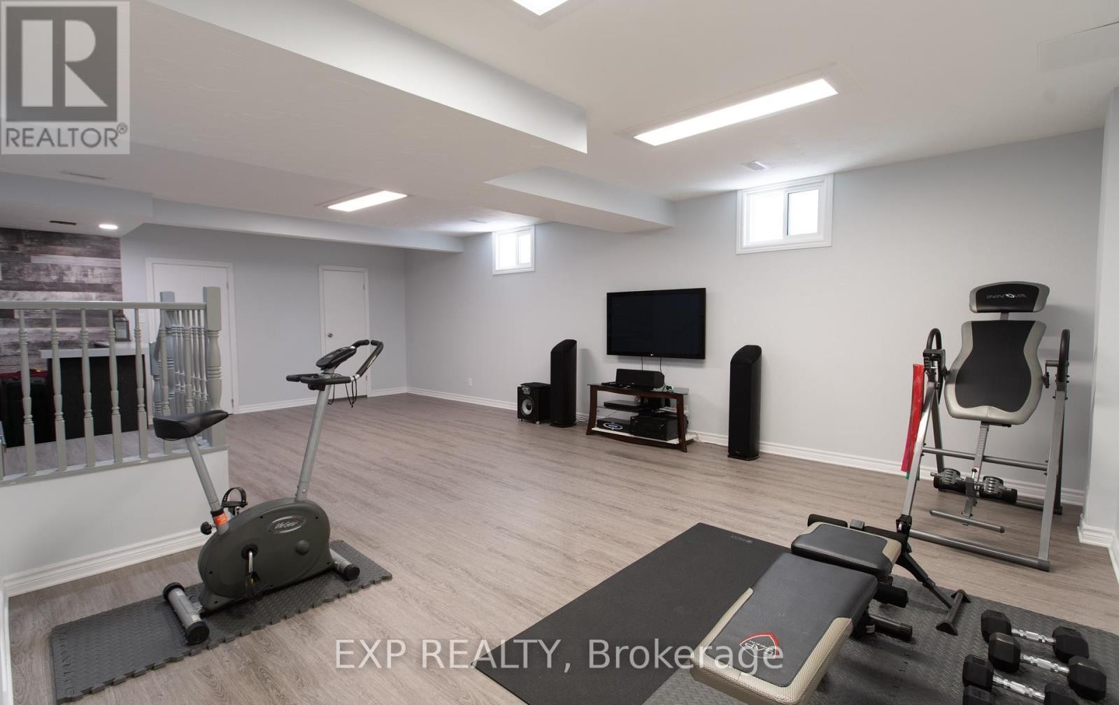 












1534 ROSEBELLA AVENUE

,
Ottawa,




Ontario
K1T1E8

