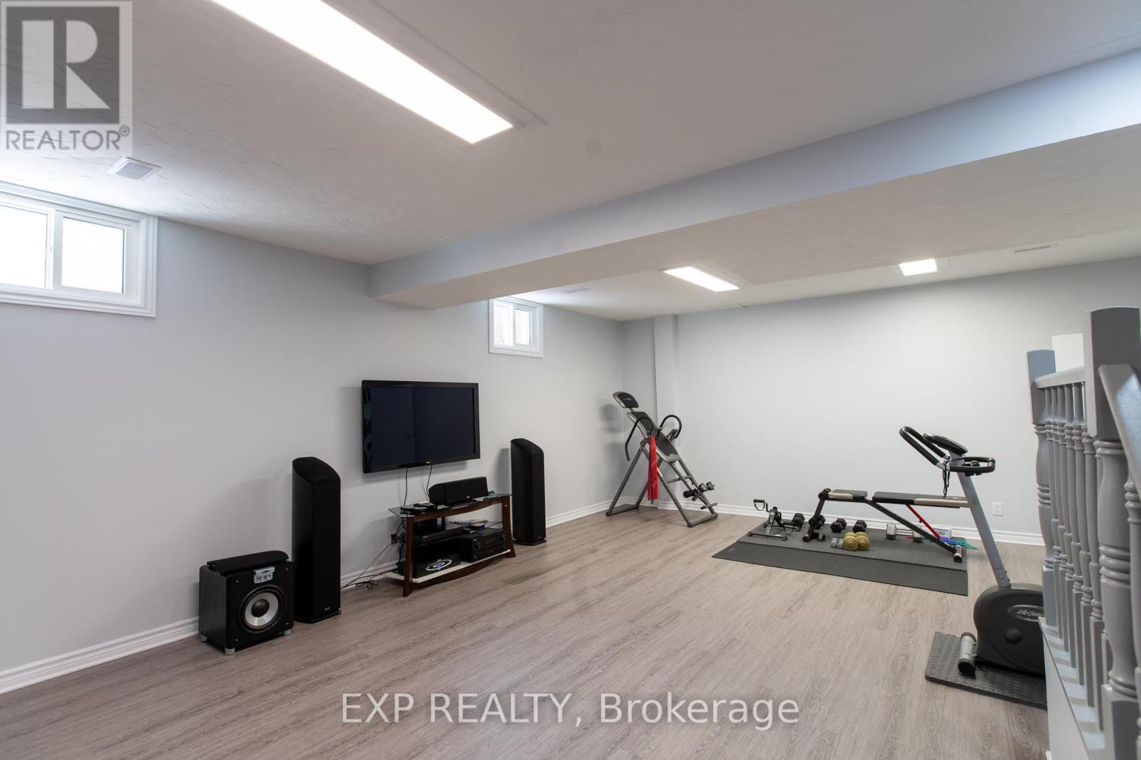 












1534 ROSEBELLA AVENUE

,
Ottawa,




Ontario
K1T1E8

