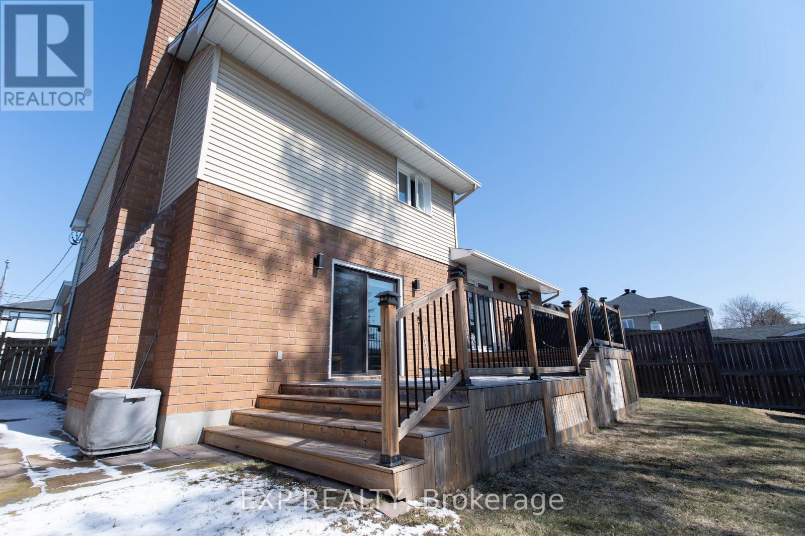 












1534 ROSEBELLA AVENUE

,
Ottawa,




Ontario
K1T1E8

