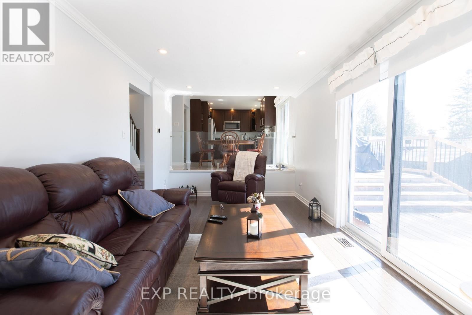 












1534 ROSEBELLA AVENUE

,
Ottawa,




Ontario
K1T1E8

