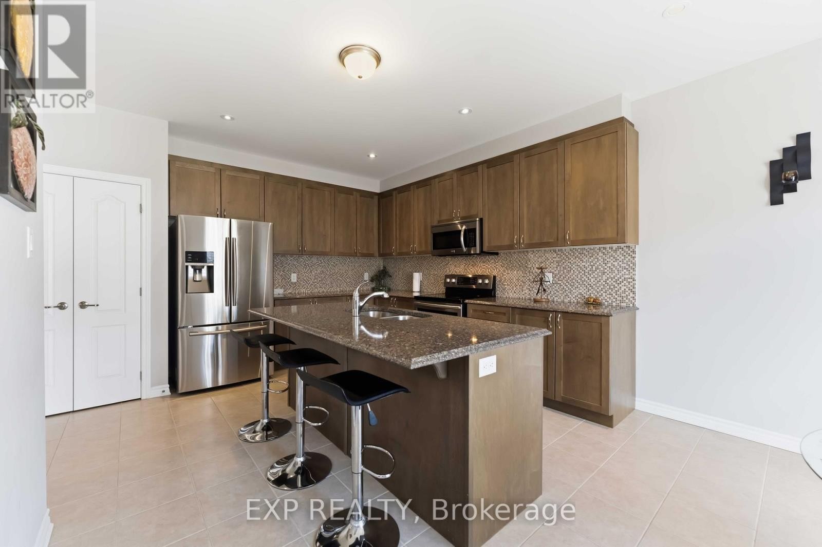 












220 WILLOWDUSK STREET

,
Ottawa,




Ontario
K2M0L3

