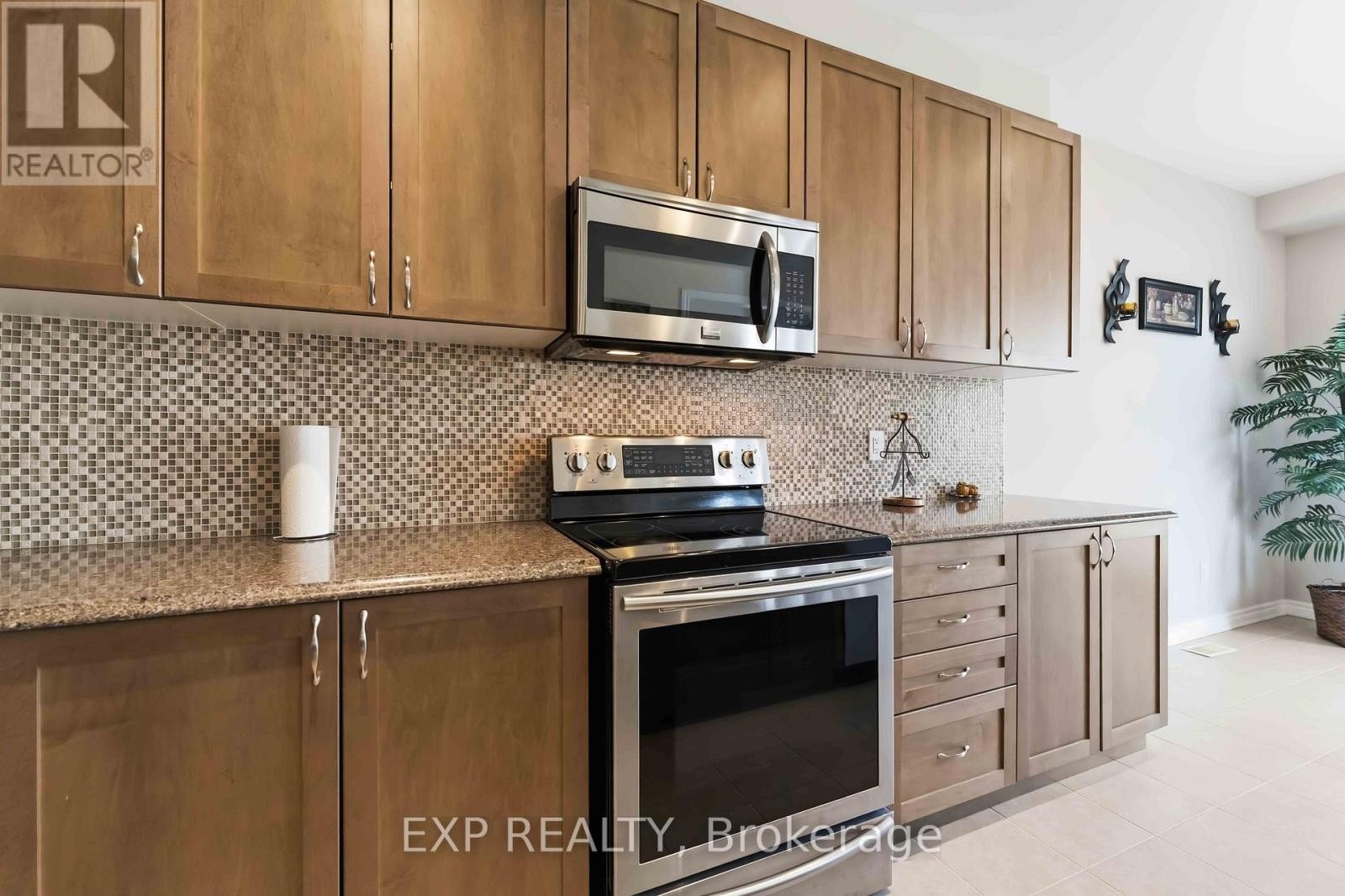 












220 WILLOWDUSK STREET

,
Ottawa,




Ontario
K2M0L3

