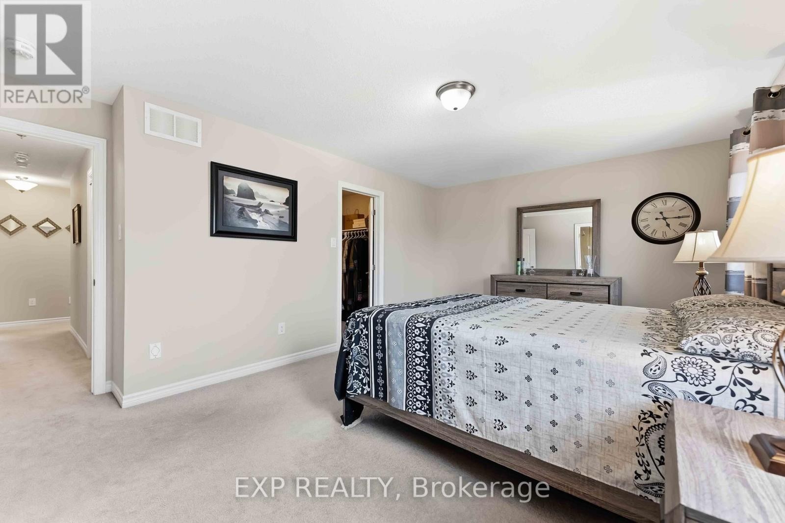 












220 WILLOWDUSK STREET

,
Ottawa,




Ontario
K2M0L3

