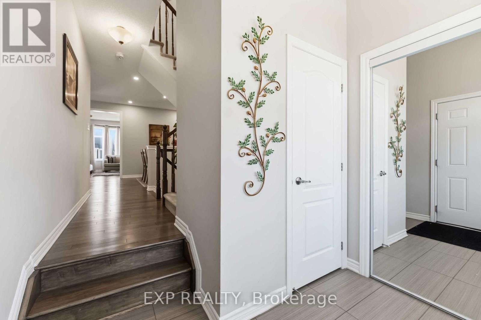 












220 WILLOWDUSK STREET

,
Ottawa,




Ontario
K2M0L3

