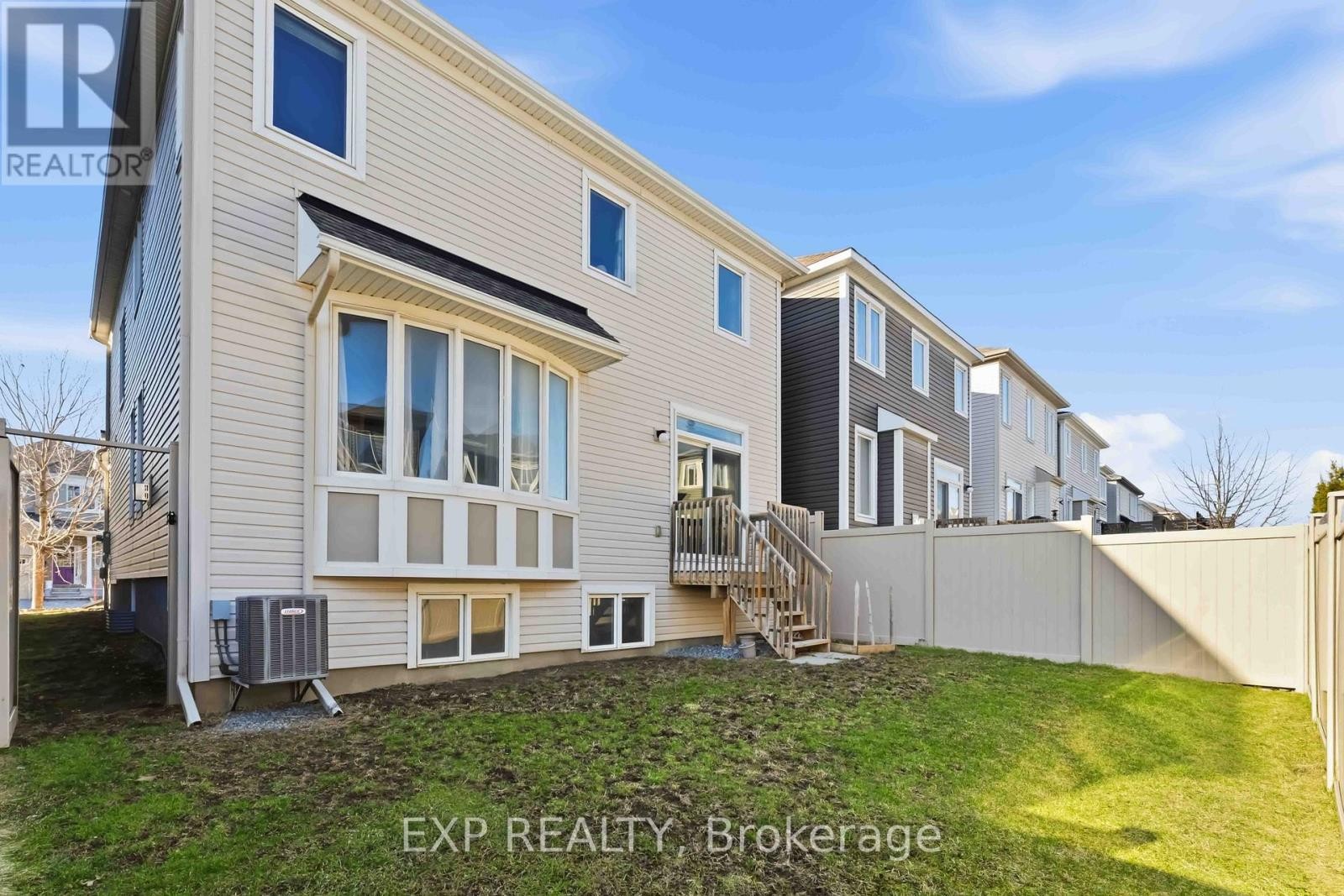 












220 WILLOWDUSK STREET

,
Ottawa,




Ontario
K2M0L3

