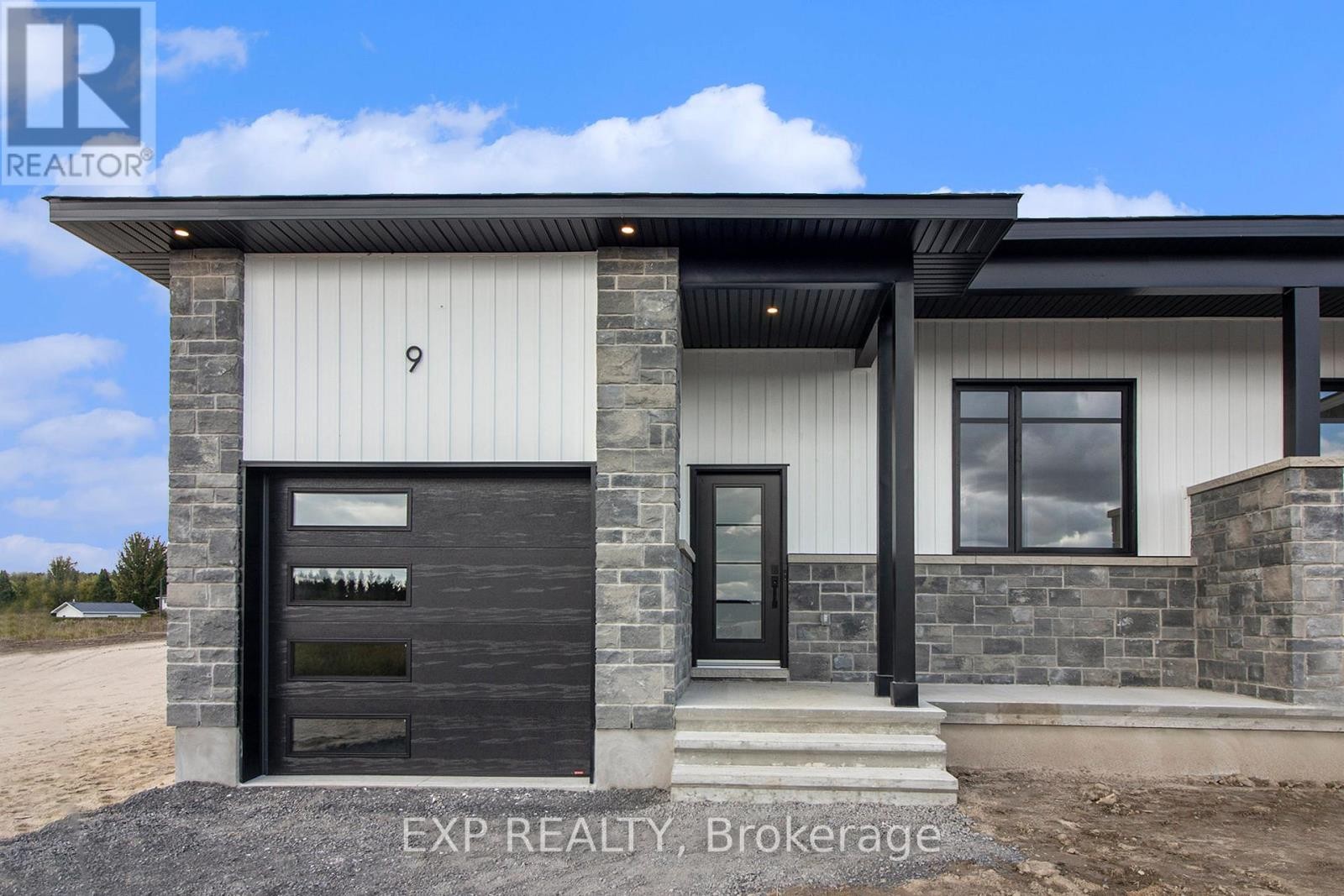 












773 LACROIX ROAD

,
Clarence-Rockland,




Ontario
K0A2A0

