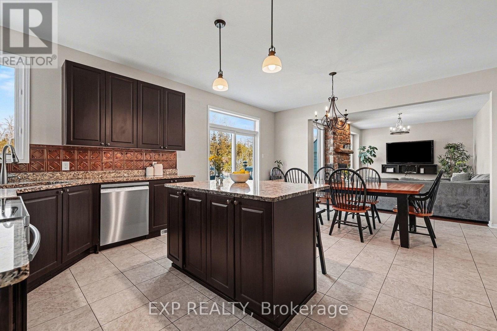 












39 WHITE TAIL DRIVE

,
Mississippi Mills,




Ontario
K0A1A0

