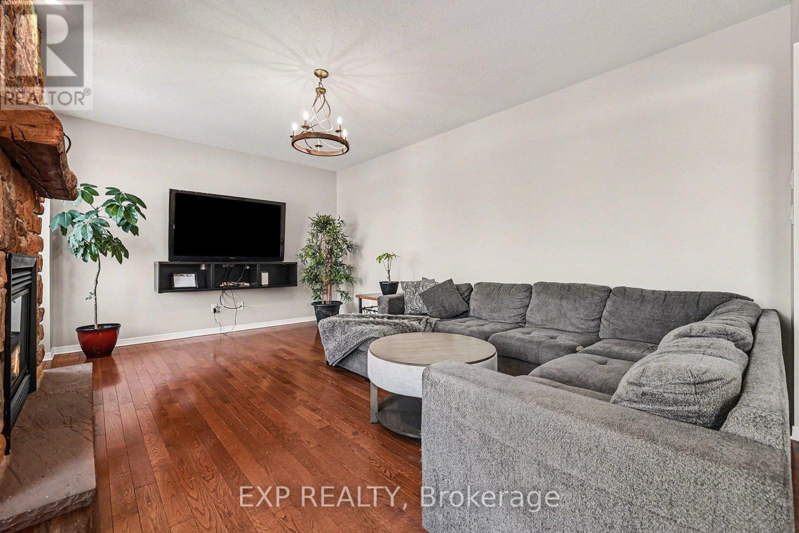 












39 WHITE TAIL DRIVE

,
Mississippi Mills,




Ontario
K0A1A0

