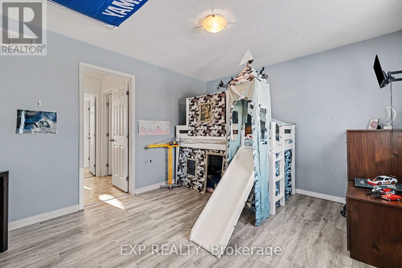 












39 WHITE TAIL DRIVE

,
Mississippi Mills,




Ontario
K0A1A0

