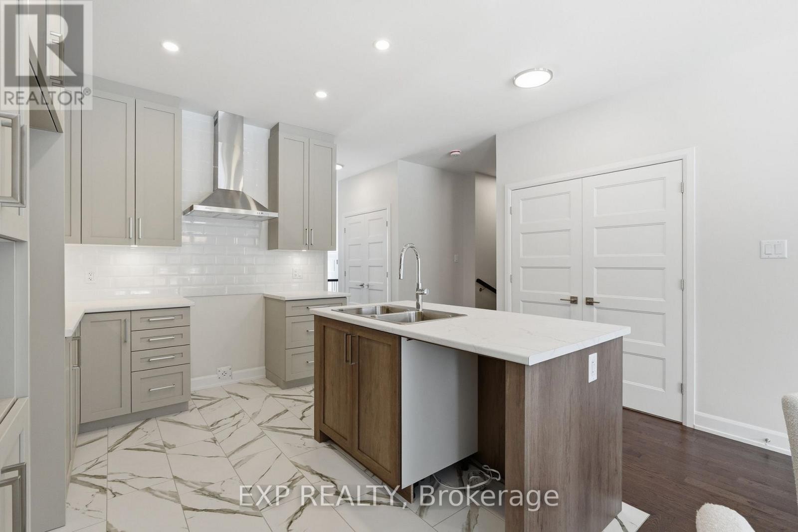 












18 HUGHES CIRCLE

,
Casselman,




Ontario
K0A1M0

