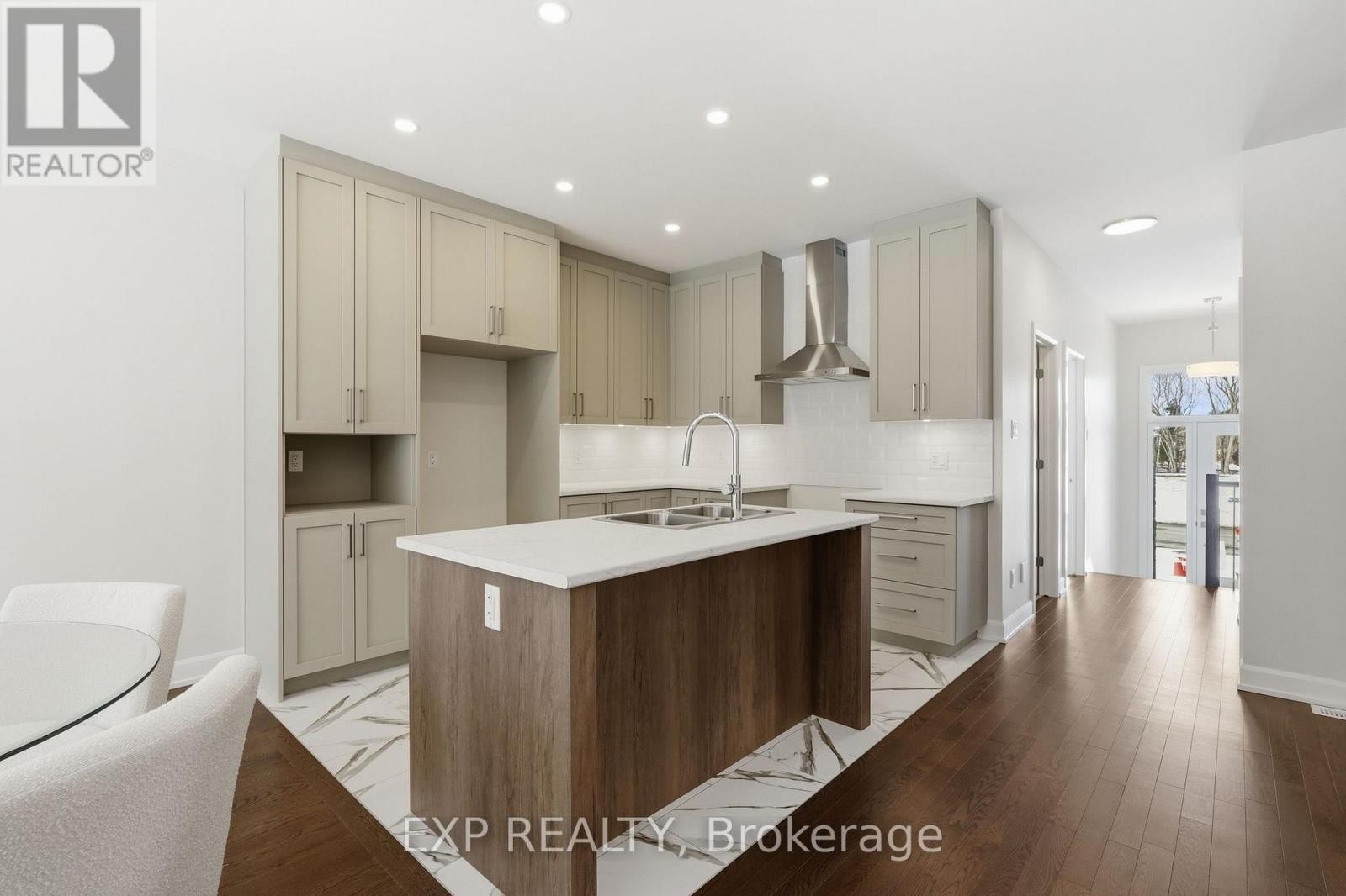 












18 HUGHES CIRCLE

,
Casselman,




Ontario
K0A1M0

