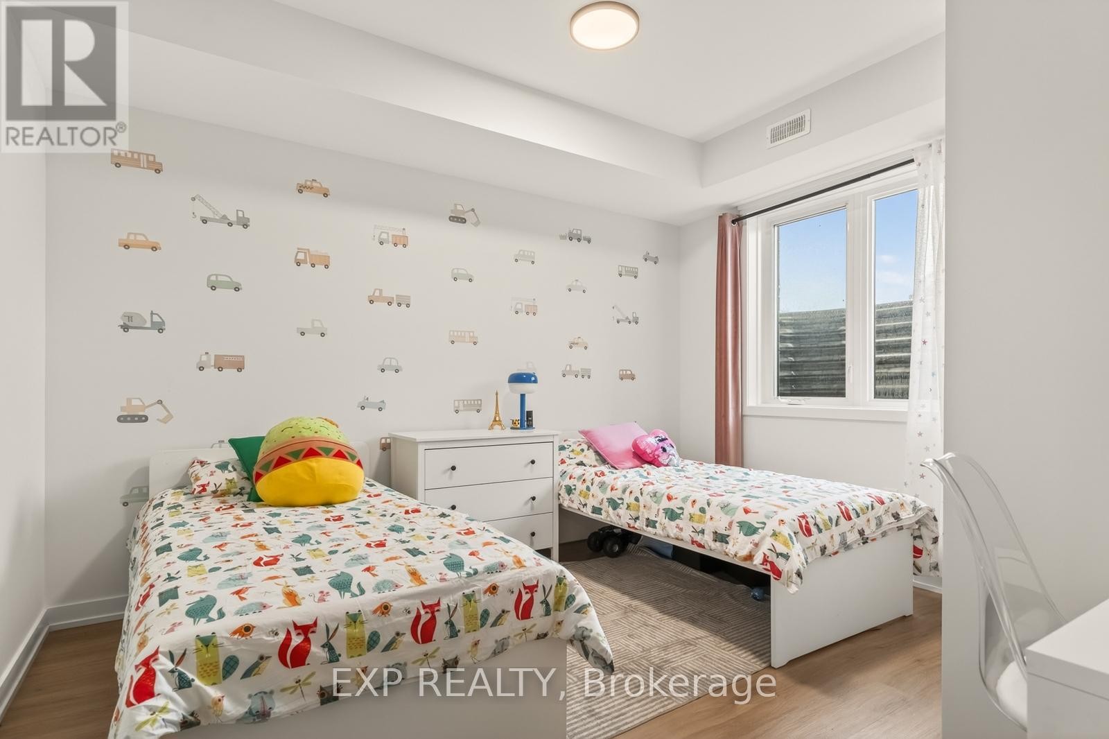 












D - 810 ROGER GRIFFITHS AVENUE

,
Ottawa,




Ontario
K2S3A9

