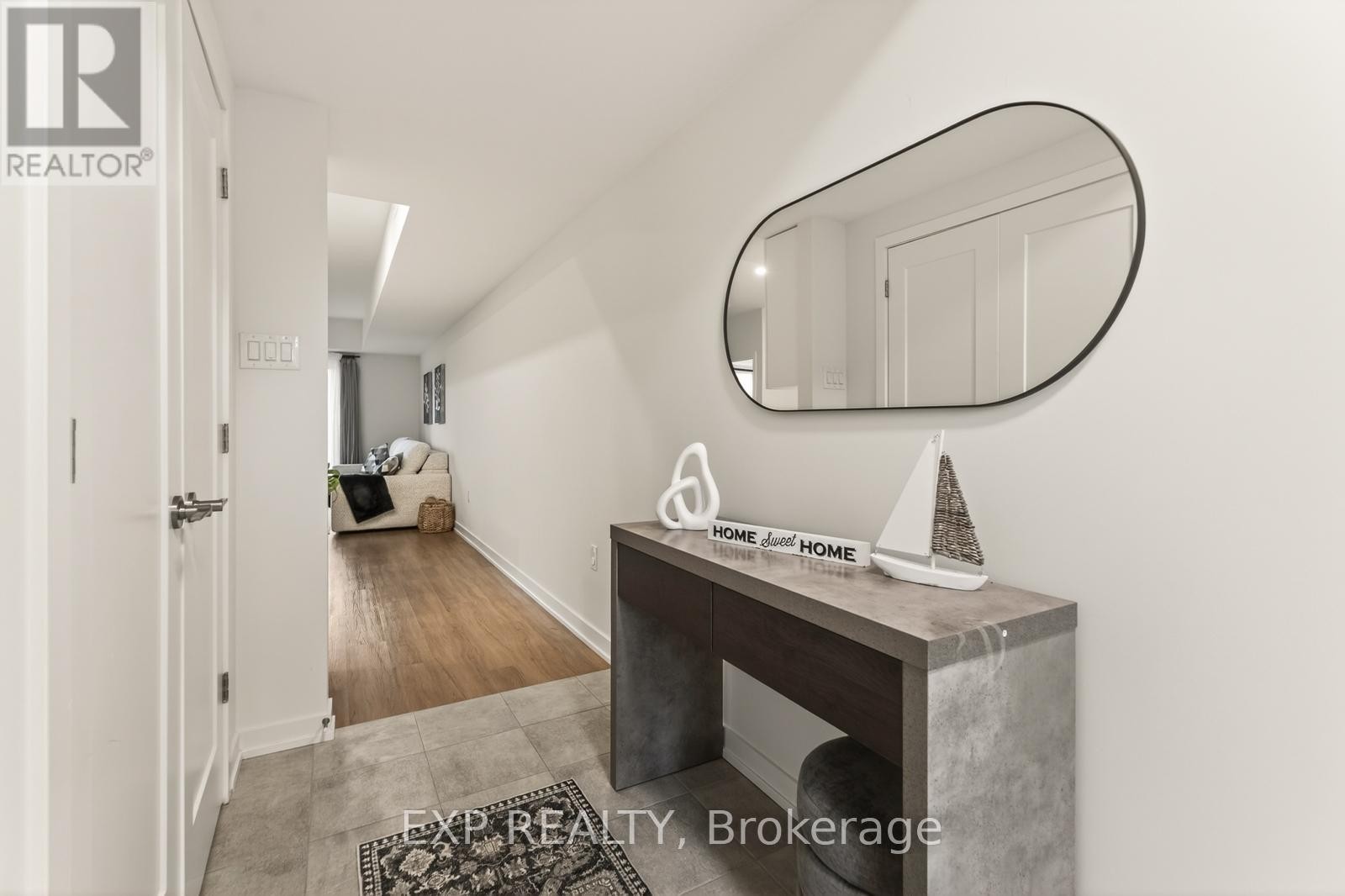 












D - 810 ROGER GRIFFITHS AVENUE

,
Ottawa,




Ontario
K2S3A9

