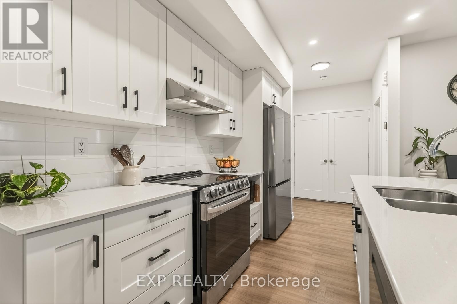 












D - 810 ROGER GRIFFITHS AVENUE

,
Ottawa,




Ontario
K2S3A9

