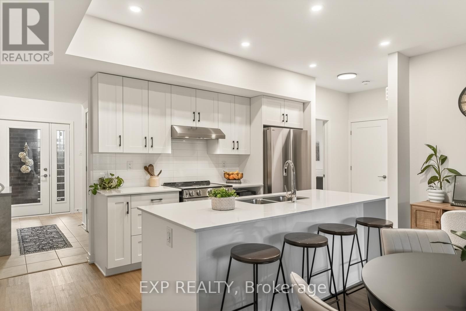 












D - 810 ROGER GRIFFITHS AVENUE

,
Ottawa,




Ontario
K2S3A9

