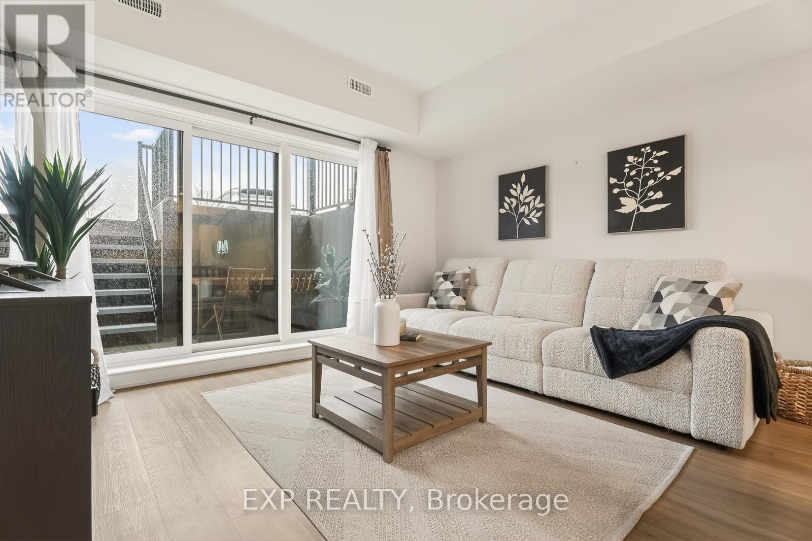 












D - 810 ROGER GRIFFITHS AVENUE

,
Ottawa,




Ontario
K2S3A9

