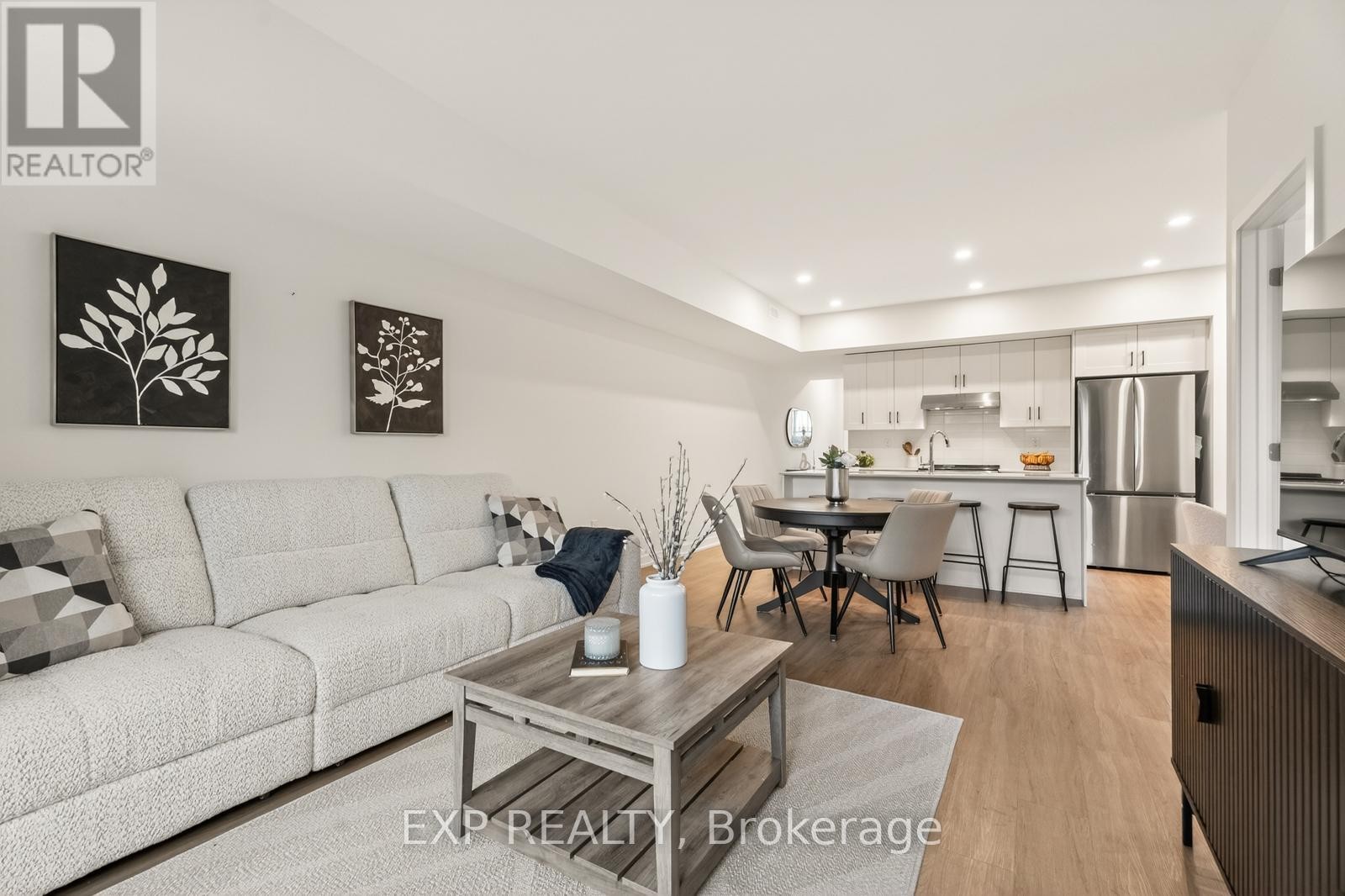 












D - 810 ROGER GRIFFITHS AVENUE

,
Ottawa,




Ontario
K2S3A9

