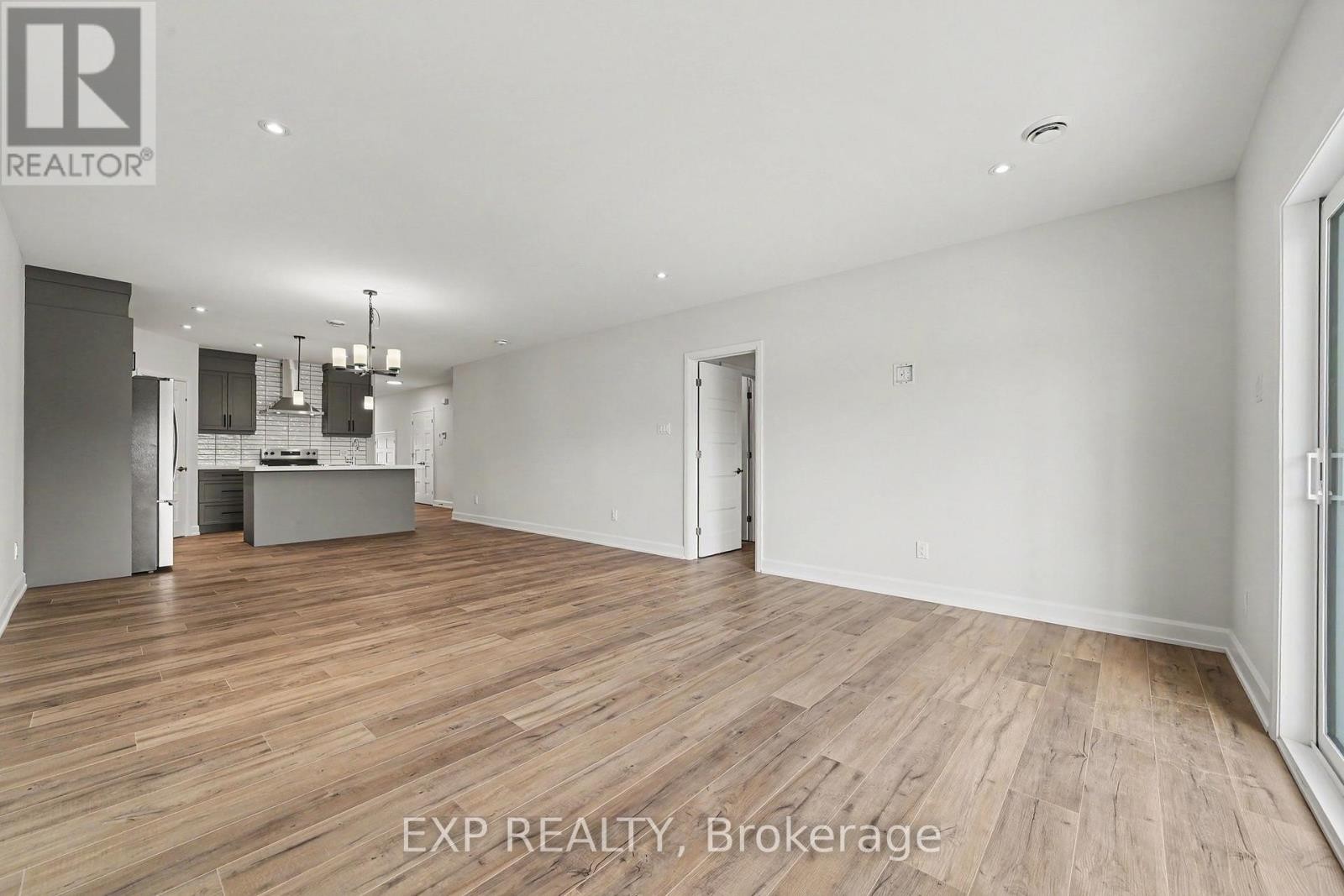 












480 FALCON LANE

,
Russell,




Ontario
K4R0M5

