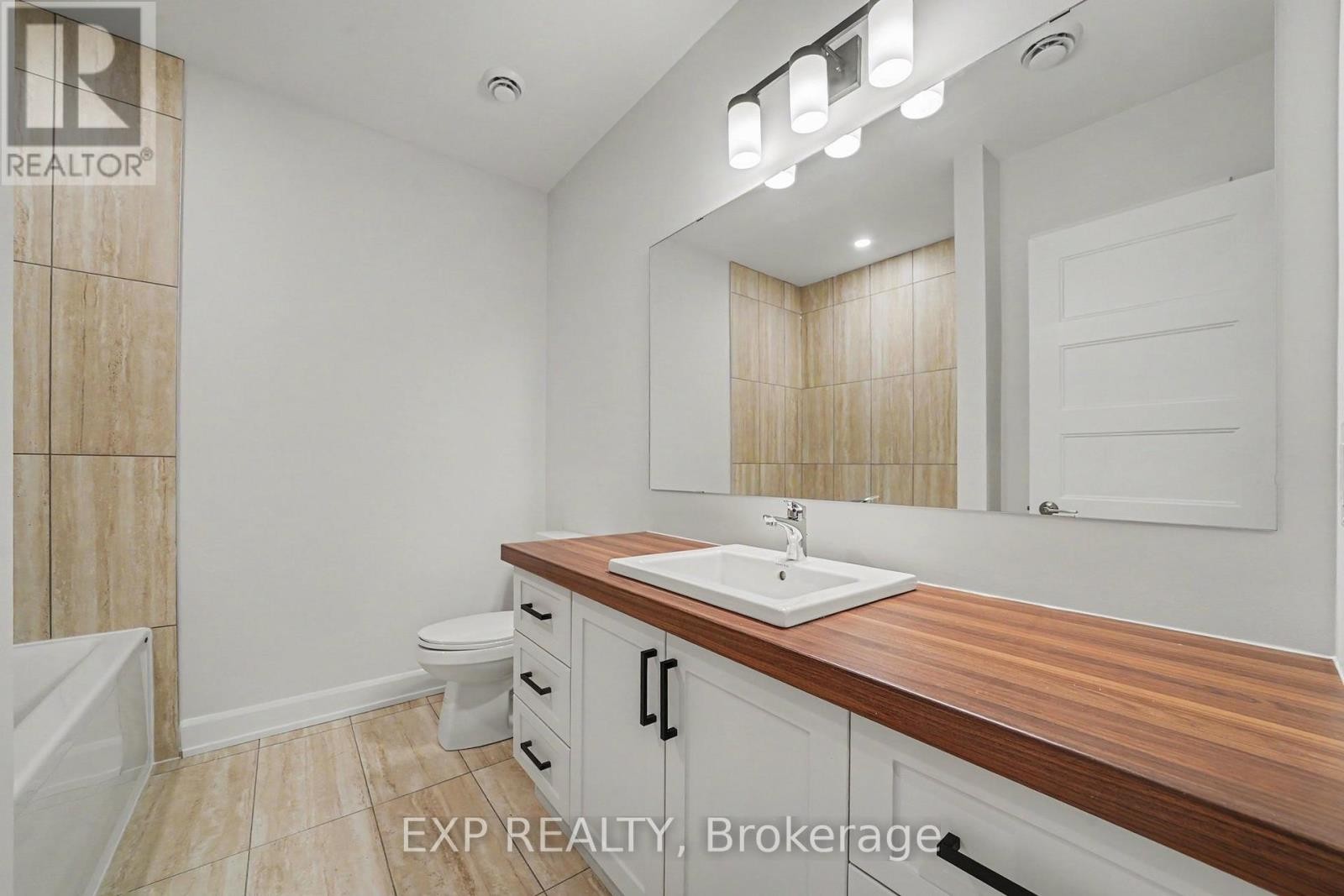 












B - 480 FALCON LANE

,
Russell,




Ontario
K4R0M5

