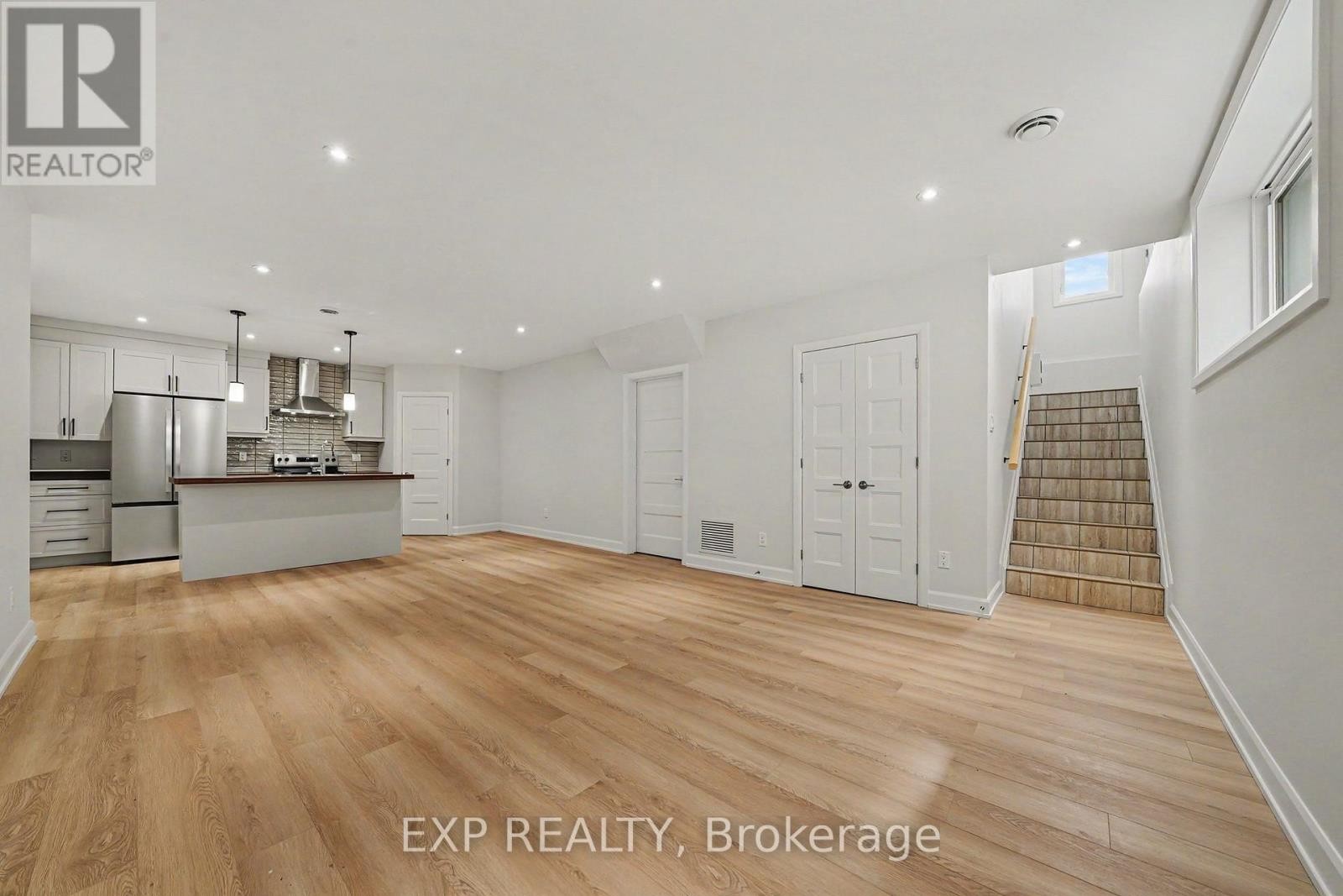 












B - 480 FALCON LANE

,
Russell,




Ontario
K4R0M5

