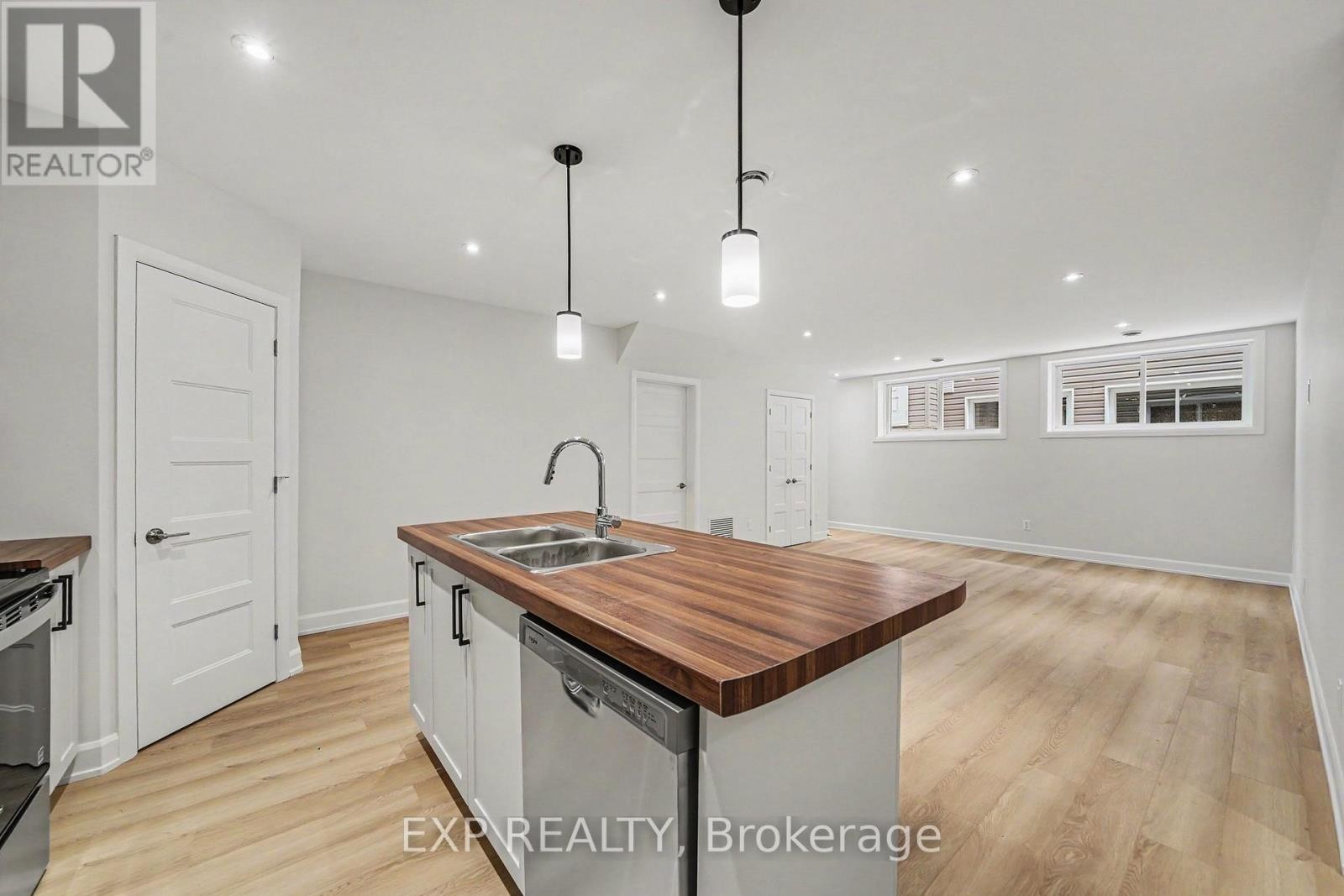 












B - 480 FALCON LANE

,
Russell,




Ontario
K4R0M5

