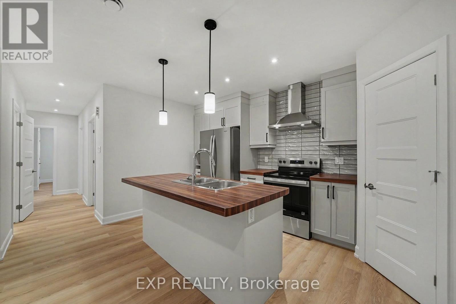 












B - 480 FALCON LANE

,
Russell,




Ontario
K4R0M5

