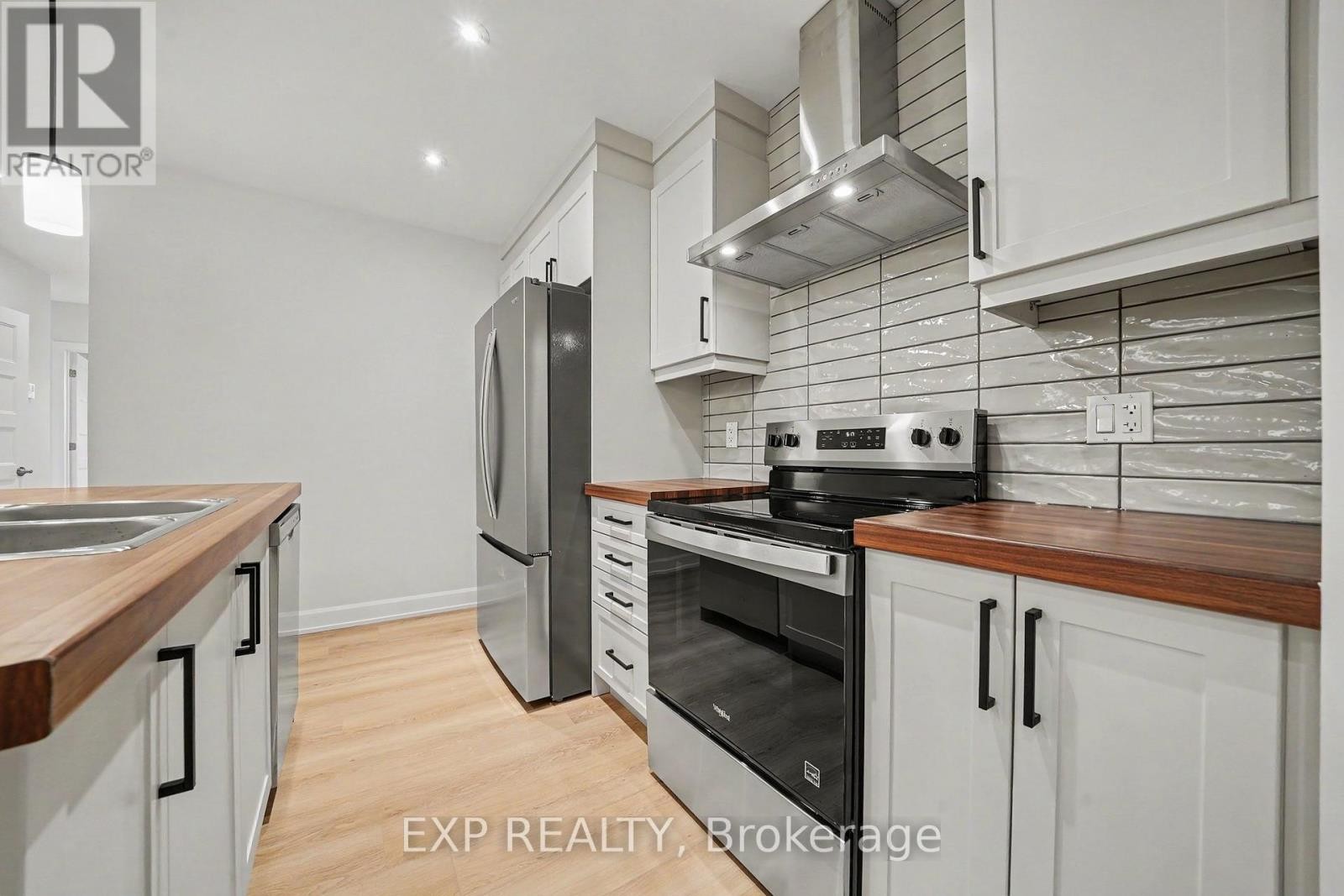 












B - 480 FALCON LANE

,
Russell,




Ontario
K4R0M5

